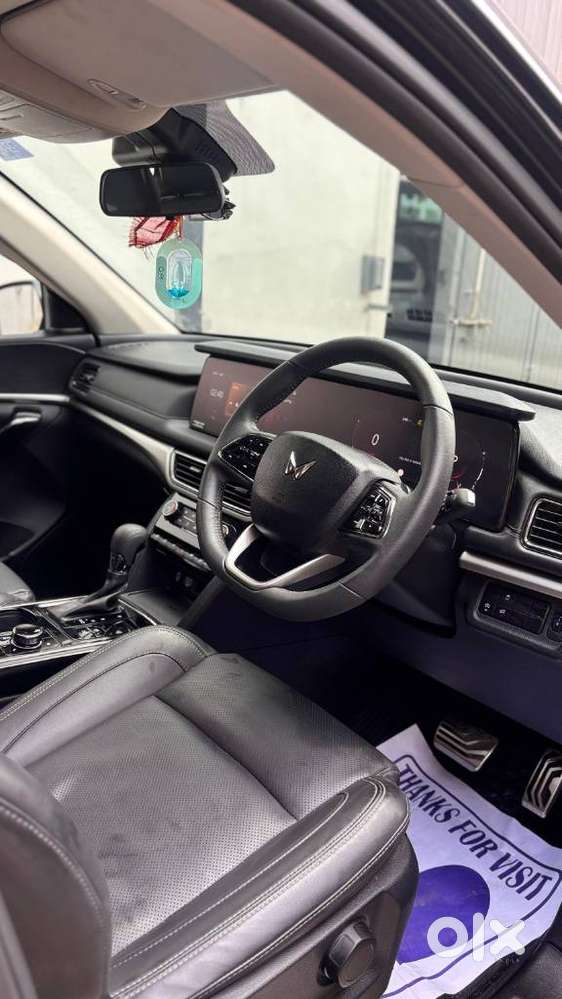 Mahindra Xuv700, 2025, Petrol