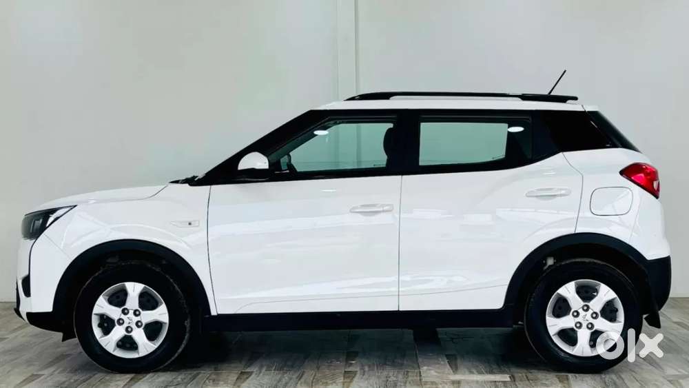 Mahindra Xuv300 1.2 W6 Amt Petrol, 2023, Petrol