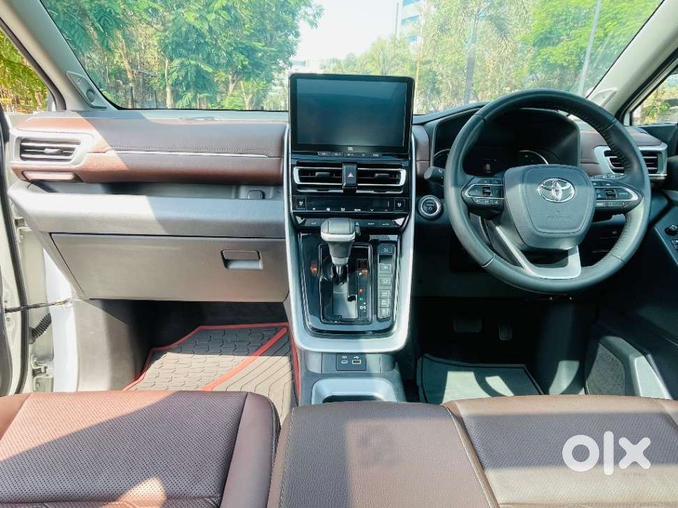 Toyota Innova Hycross 2.0 Zx (o) Hybrid 7 Str, 2024