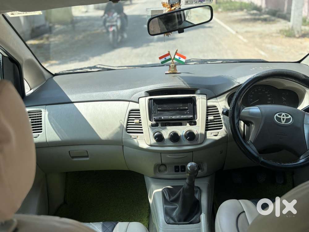 Toyota Innova 2.5 G (diesel) 8 Seater, 2014, Diesel