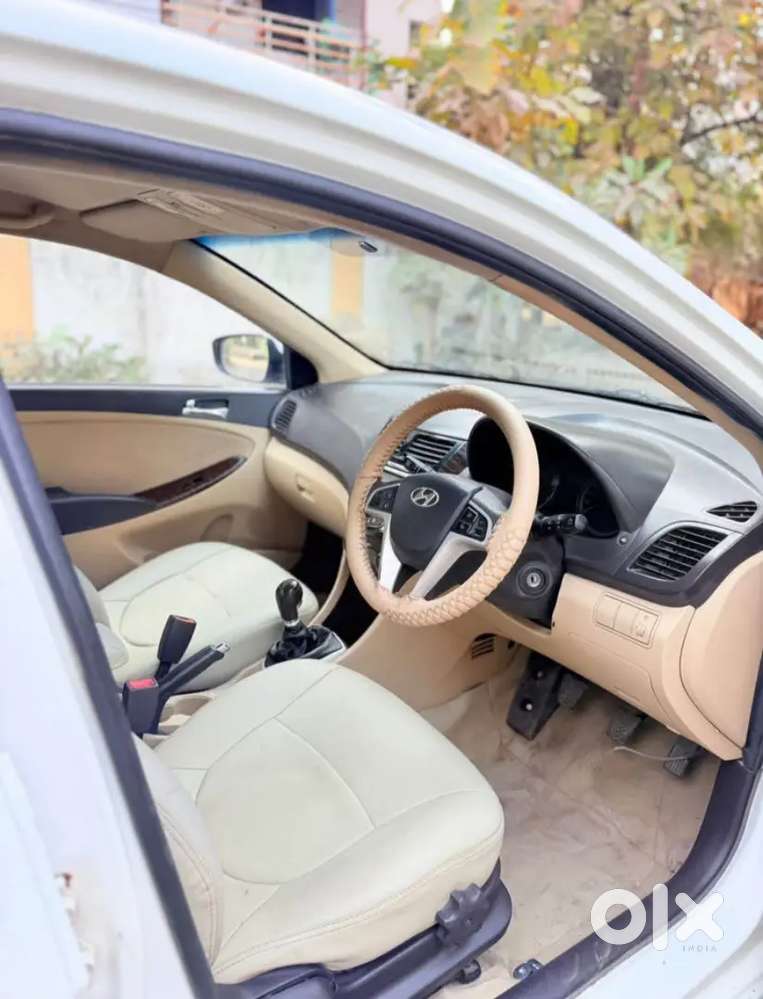 Hyundai Verna 2012