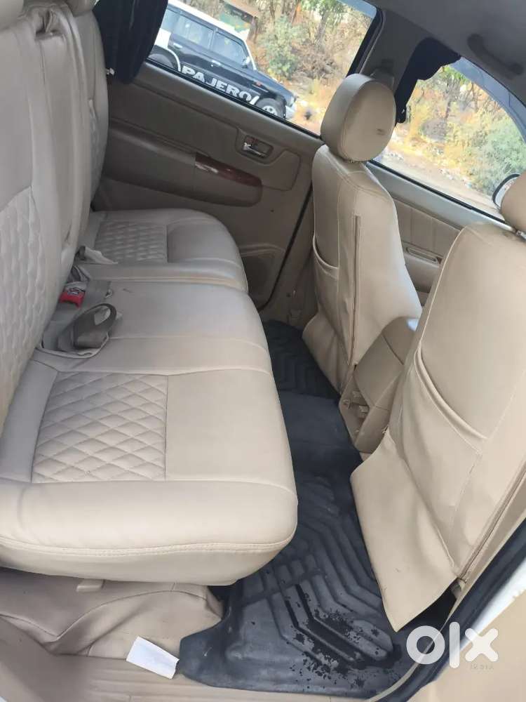Toyota Fortuner 2011