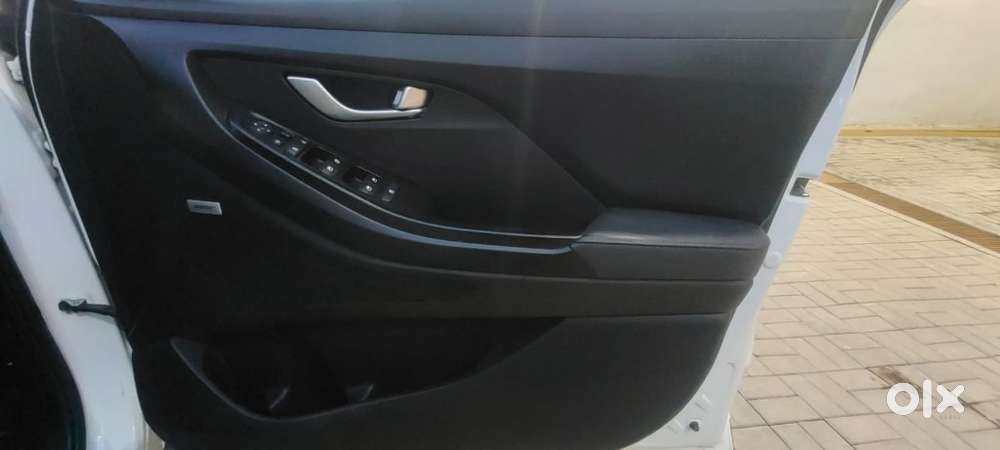 Hyundai Creta 1.4 Sx (o) Turbo Petrol Dct Dual Tone, 2022, Petrol