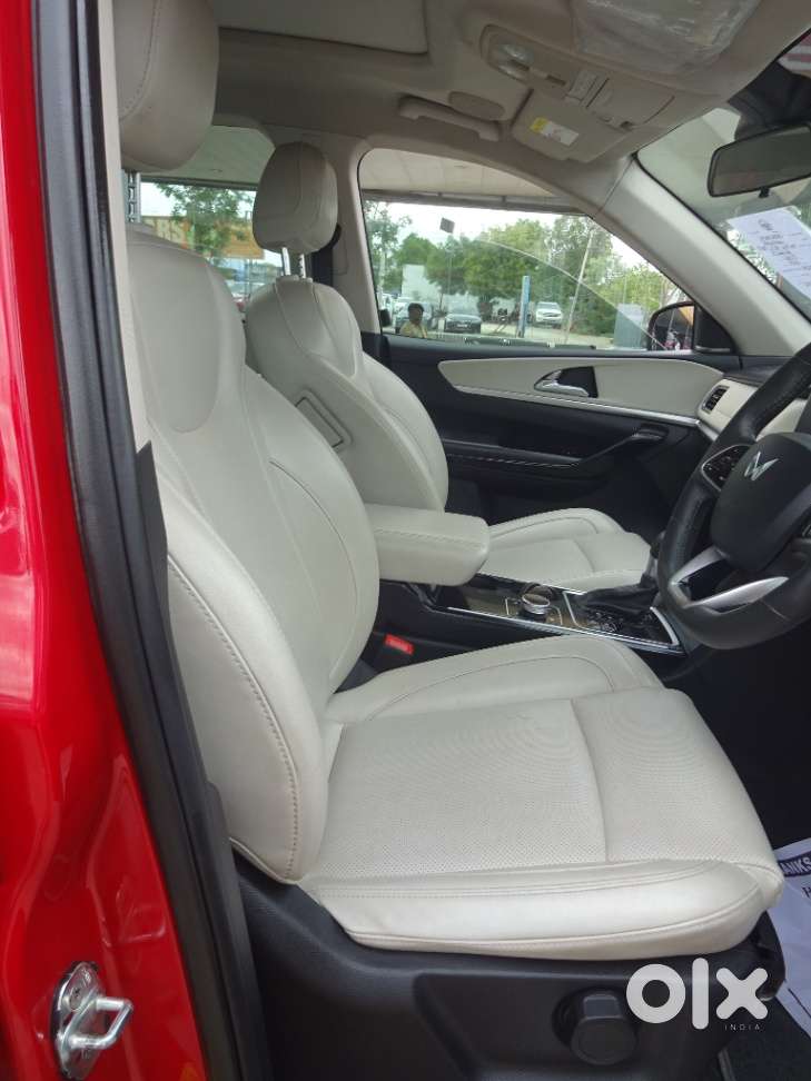 Mahindra Xuv700 2.2 Ax 7 Diesel At Luxury Pack Str, 2023, Diesel