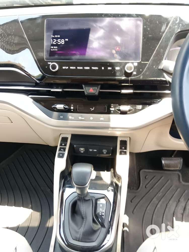 Kia Carens 1.4 Luxury Plus Dct 7 Str, 2022, Petrol