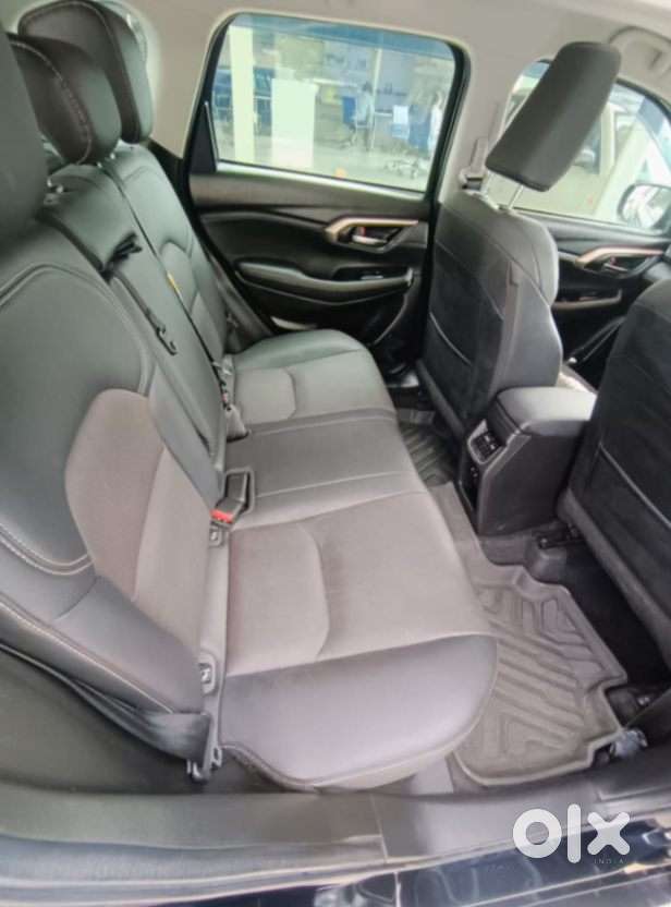 Maruti Suzuki Grand Vitara 1.5 Alpha Plus Intelligent Hybrid Ecvt, 2..