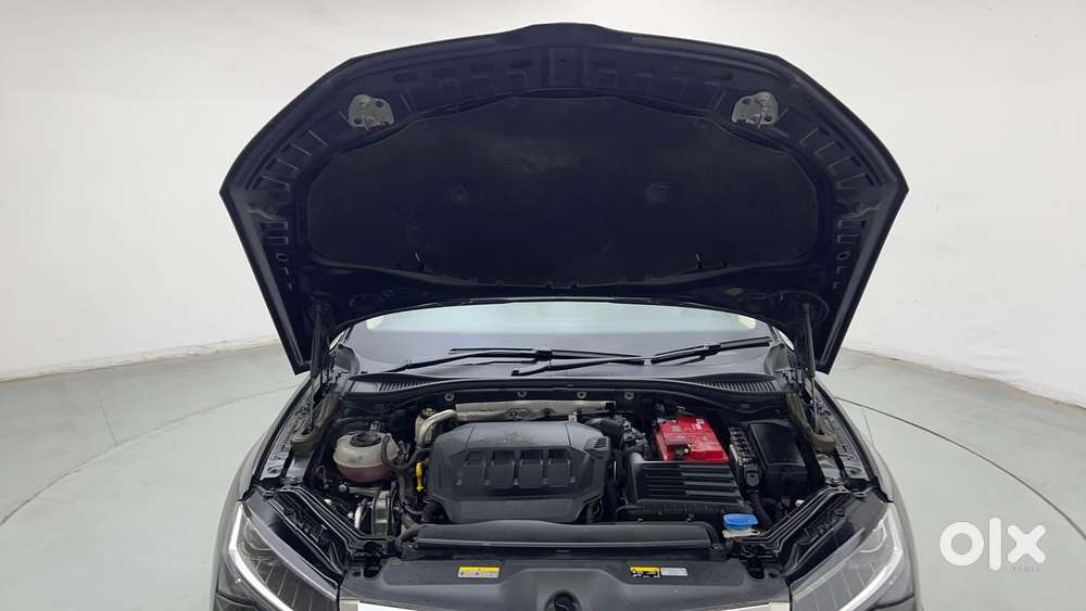 Skoda Superb L&k 1.8 Tsi At, 2022, Petrol