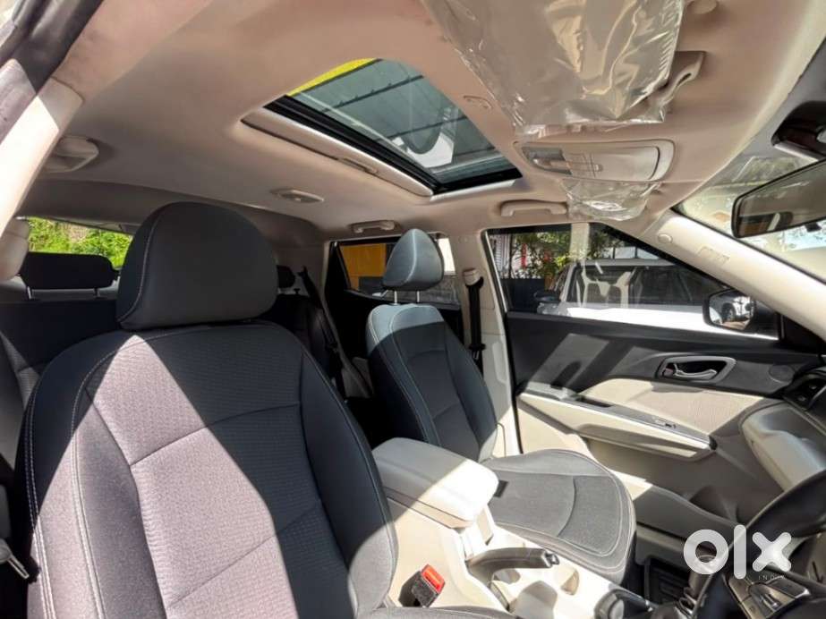 Mahindra Xuv300 W6, 2023, Petrol