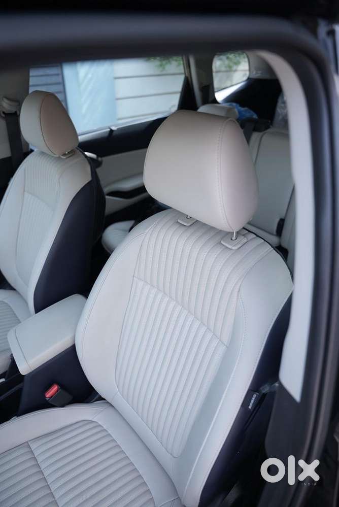 Kia Carens Clavis 2025 Petrol Well Maintained