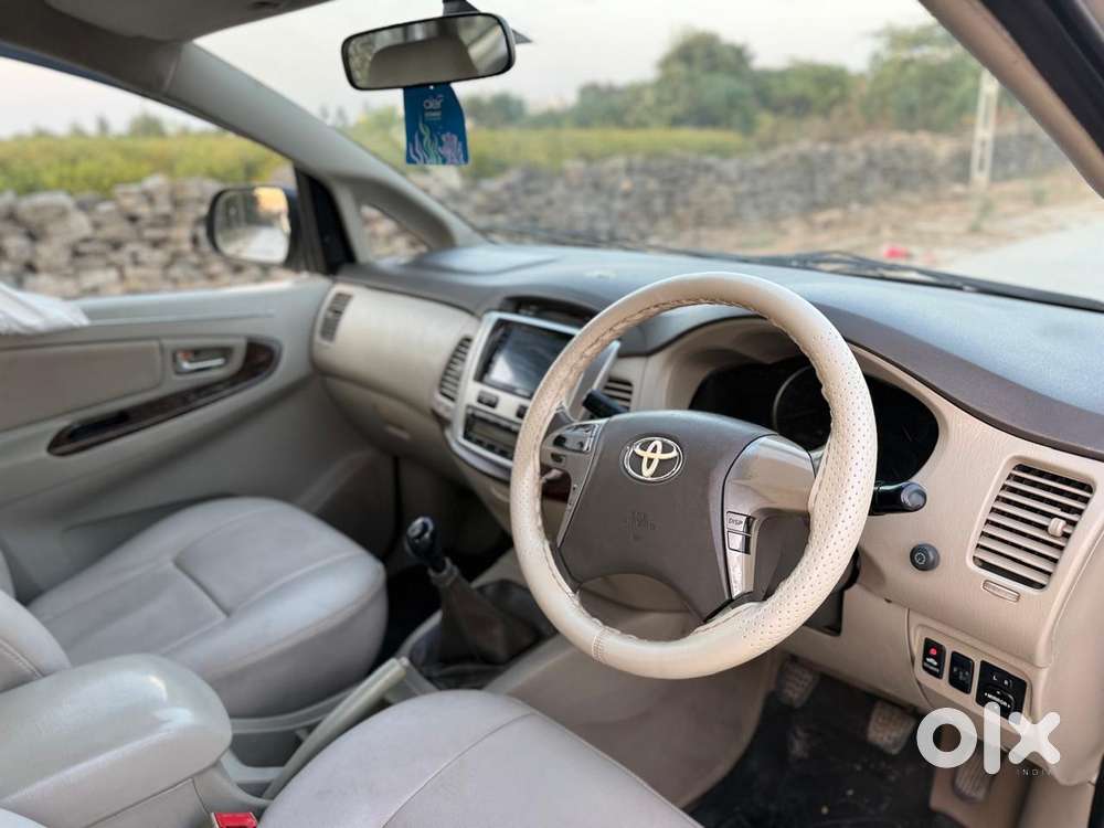 Toyota Innova 2.5 Vx 8 Str Bs-iii, 2013, Diesel