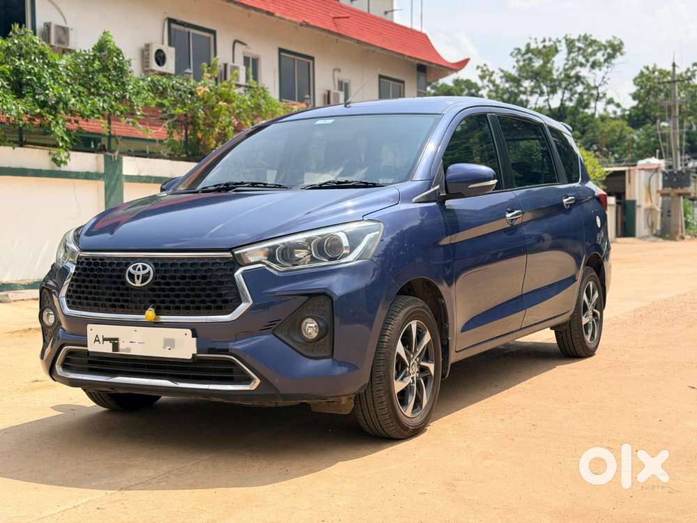 Toyota Rumion V Mt, 2023, Petrol