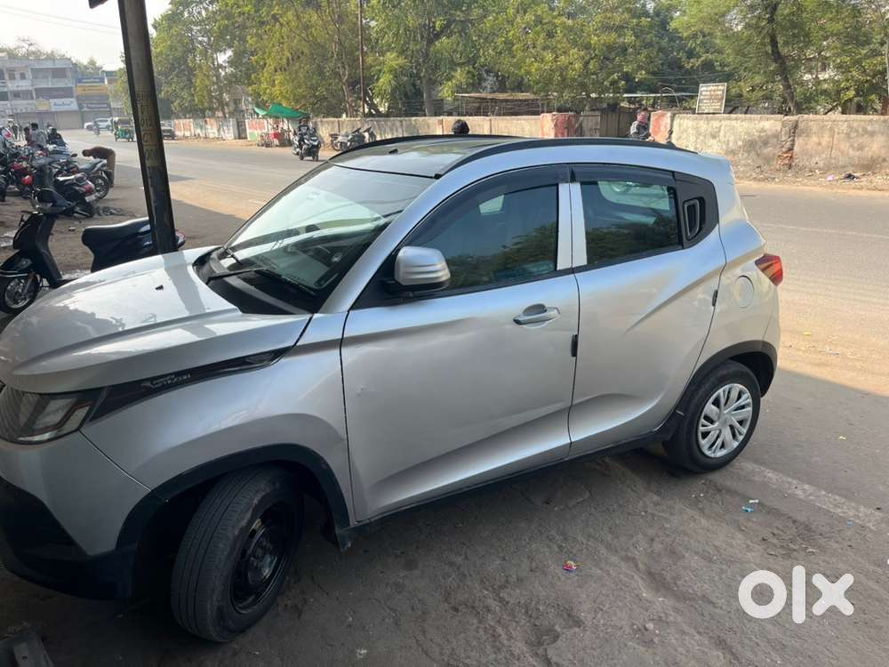 Mahindra Kuv 100 2017