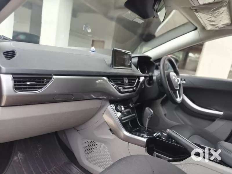 Tata Nexon 1.2 Revotron Xza Plus Dualtone, 2018, Petrol