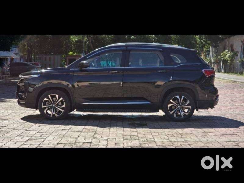 Mg Hector Plus Sharp Pro Blackstorm 1.5 Turbo Petrol Cvt 7 Str, 2024..