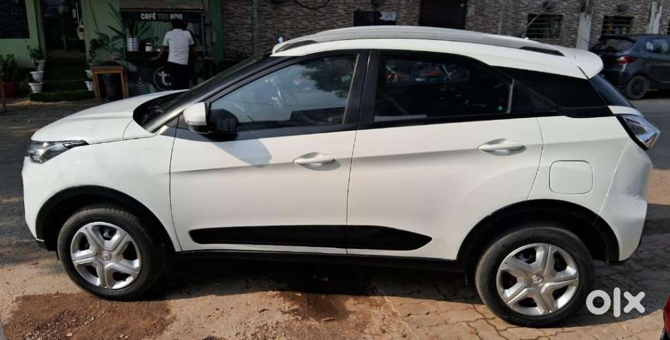 Tata Nexon 1.5 Revotorq Xm (s), 2023, Diesel