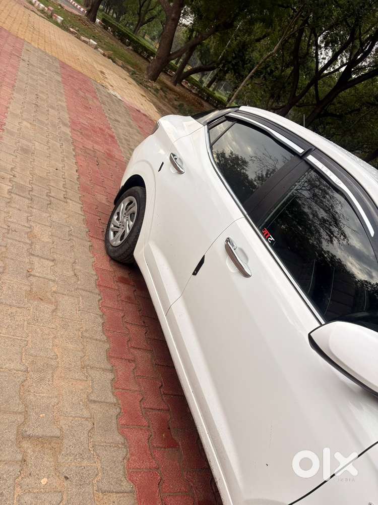 Hyundai Aura 2022 Cng