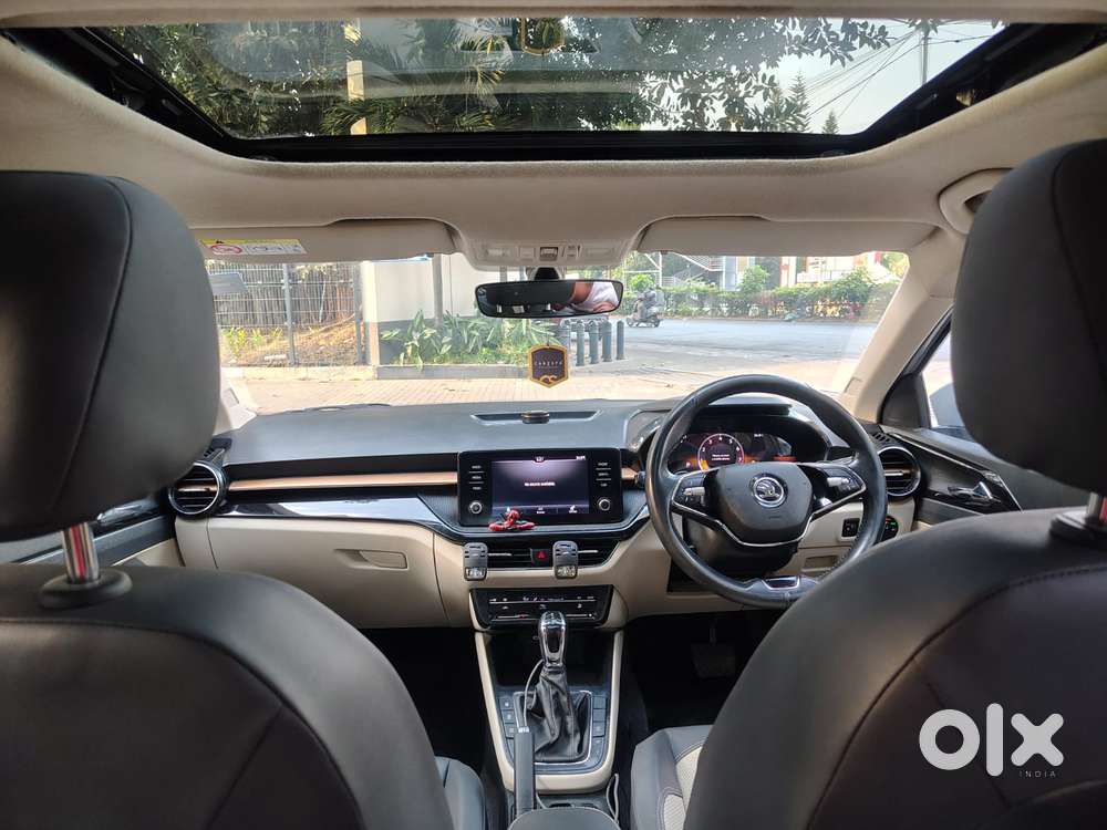 Skoda Slavia 1.0 Tsi Style At, 2023, Petrol