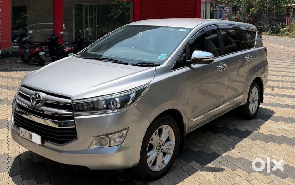 Toyota Innova Crysta 2.8z Automatic, 2016, Diesel