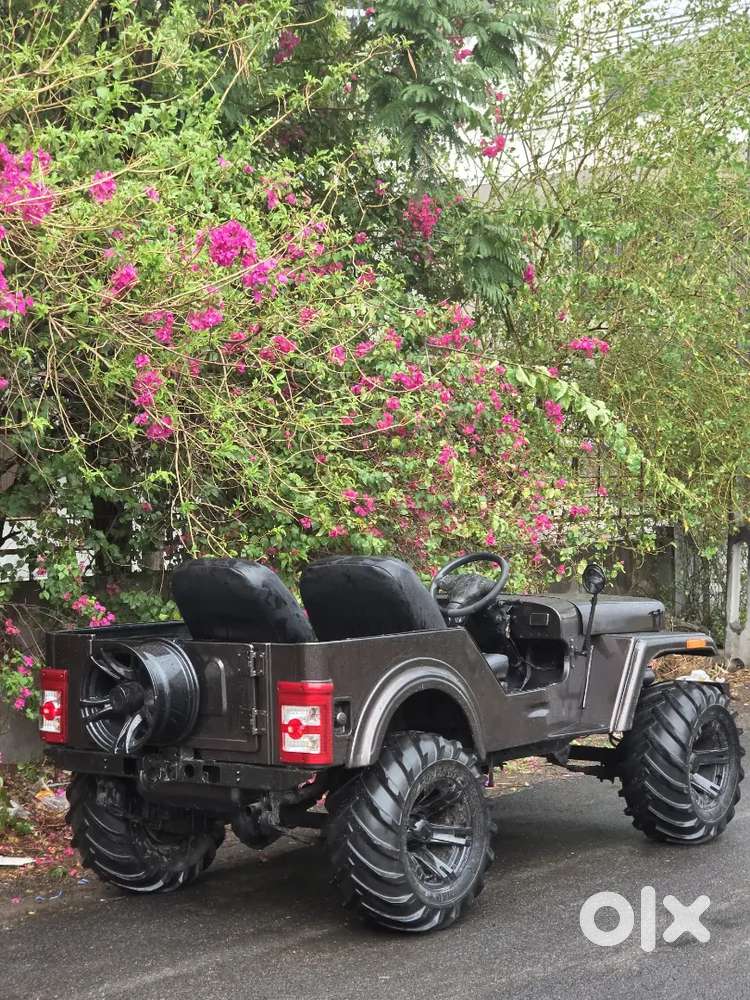 Mahindra Jeep Classic 1983