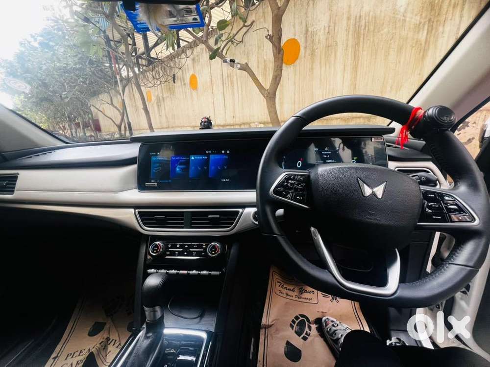 Mahindra Xuv700 7seater Luxury Top Model Petrol 2022 Automatic