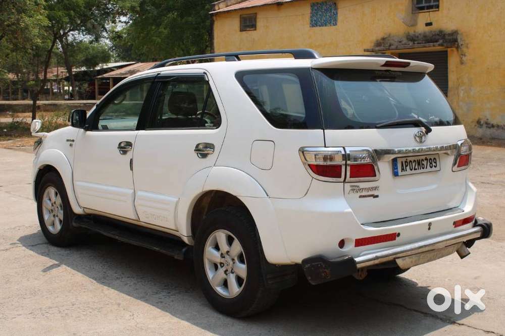 Toyota Fortuner 3.0 4x4 Manual, 2011, Diesel