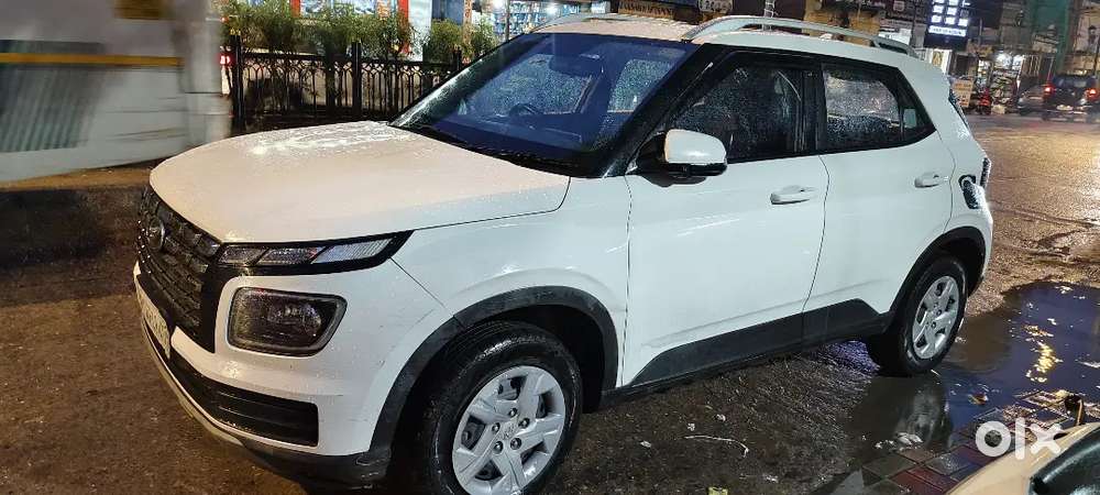 Hyundai Venue 2022 Km Driven