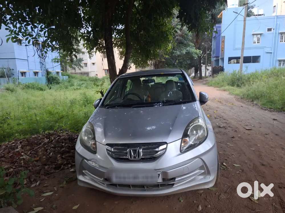 2016 model Hinda Amaze car for sale, car is in good condition.