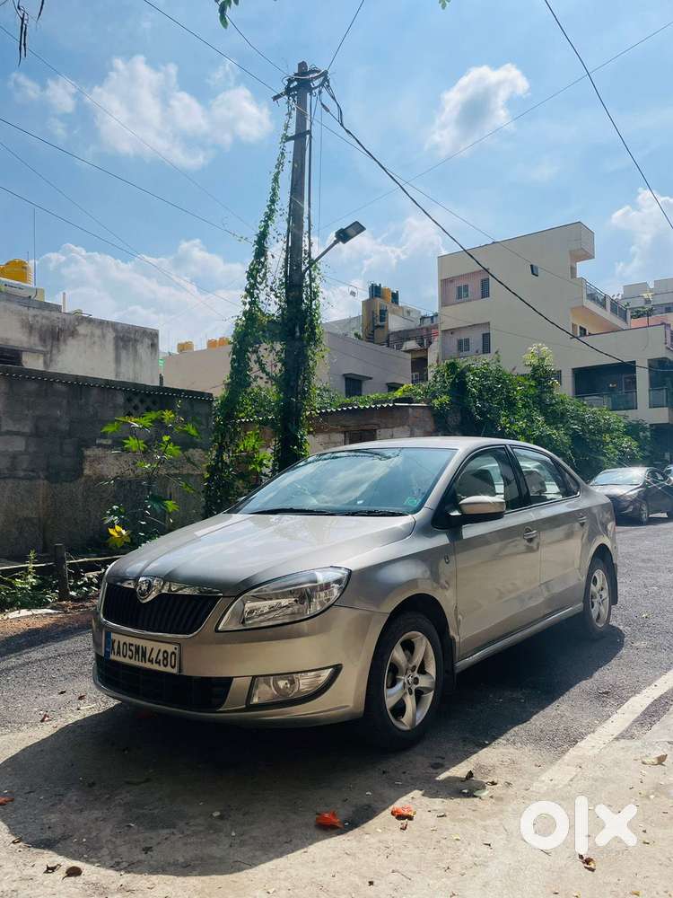 Skoda Rapid 1.6 MPI AT Elegance, 2013, Petrol