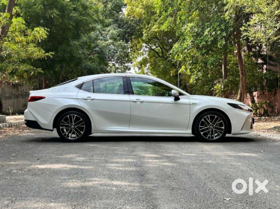 Toyota Camry Hybrid, 2025, Petrol