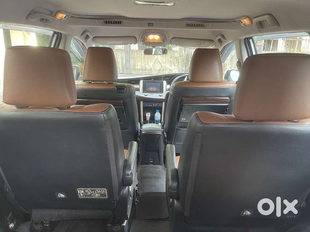 Toyota Innova Crysta 2.8z Automatic, 2016, Diesel