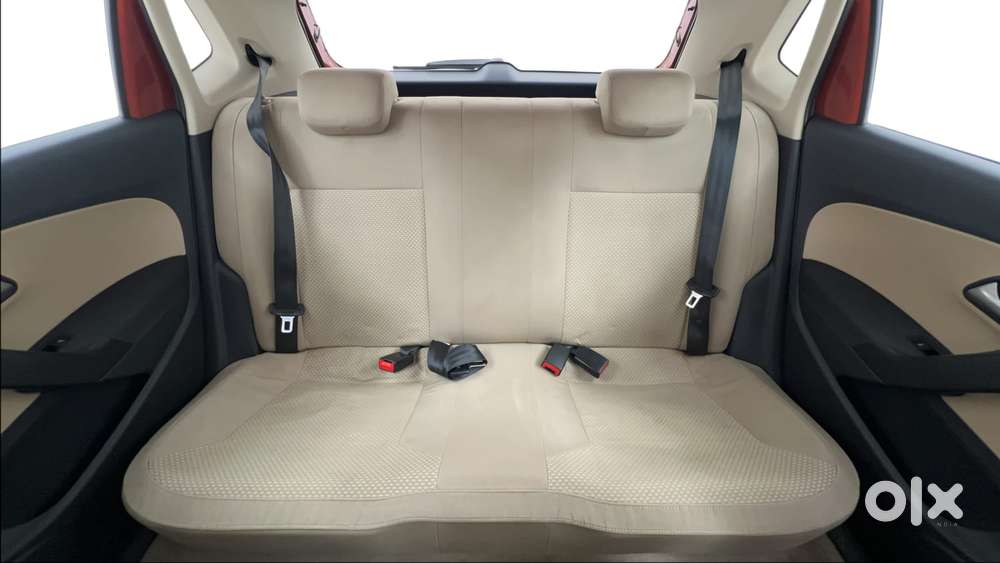 Volkswagen Polo Petrol Highline 1.2l, 2015, Petrol