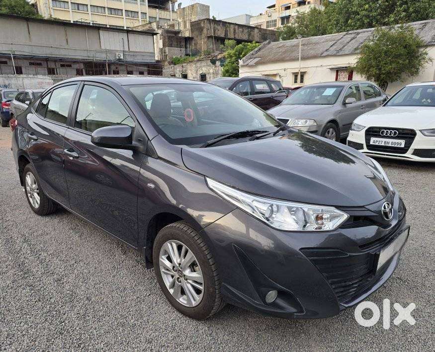Toyota Yaris J Cvt, 2019, Petrol