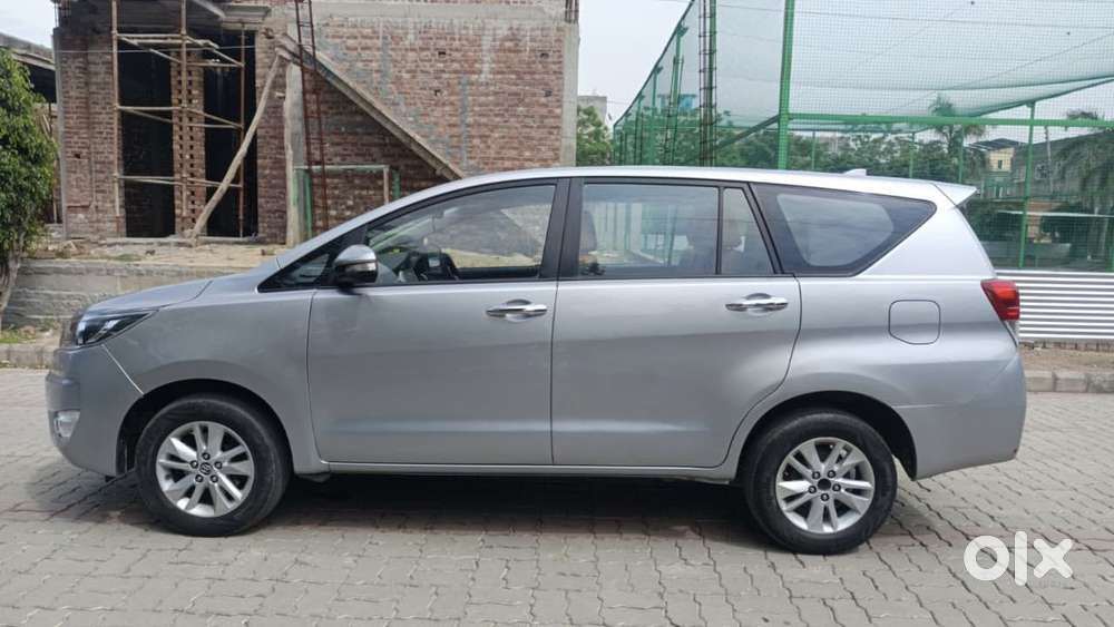 Toyota Innova Crysta 2.8 Gx At 8s, 2017, Diesel