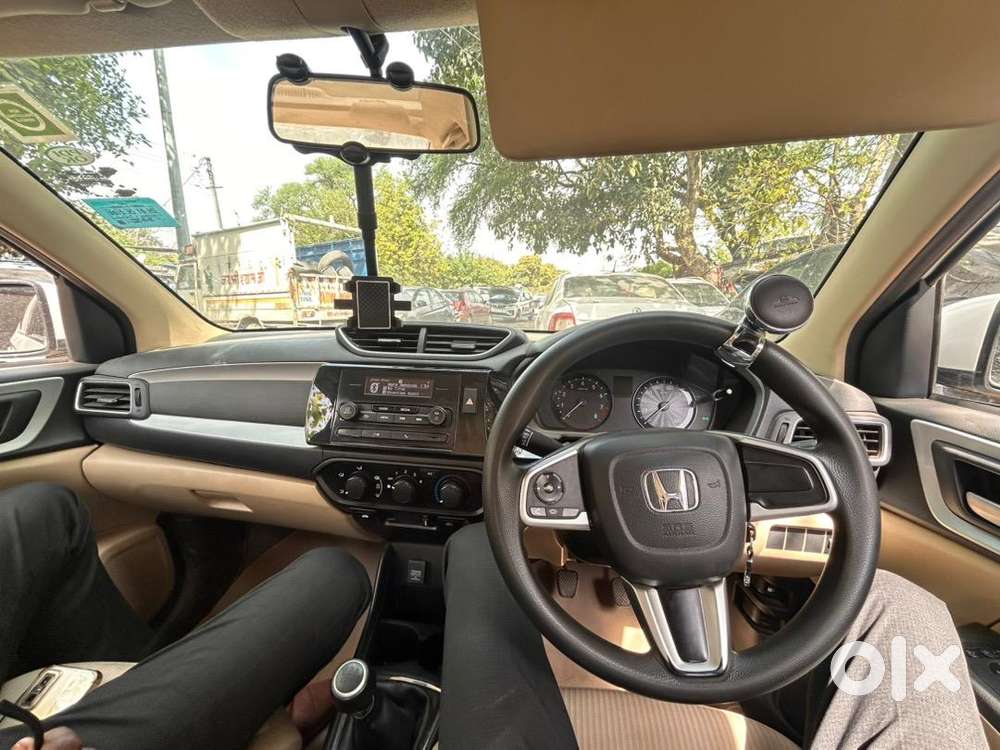 Neat And Clean Car For Family With Company Service Record