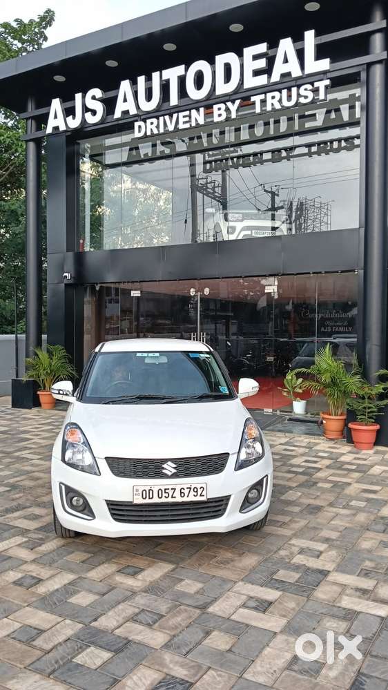 Maruti Suzuki Swift Vxi Abs Bsiv, 2017, Petrol