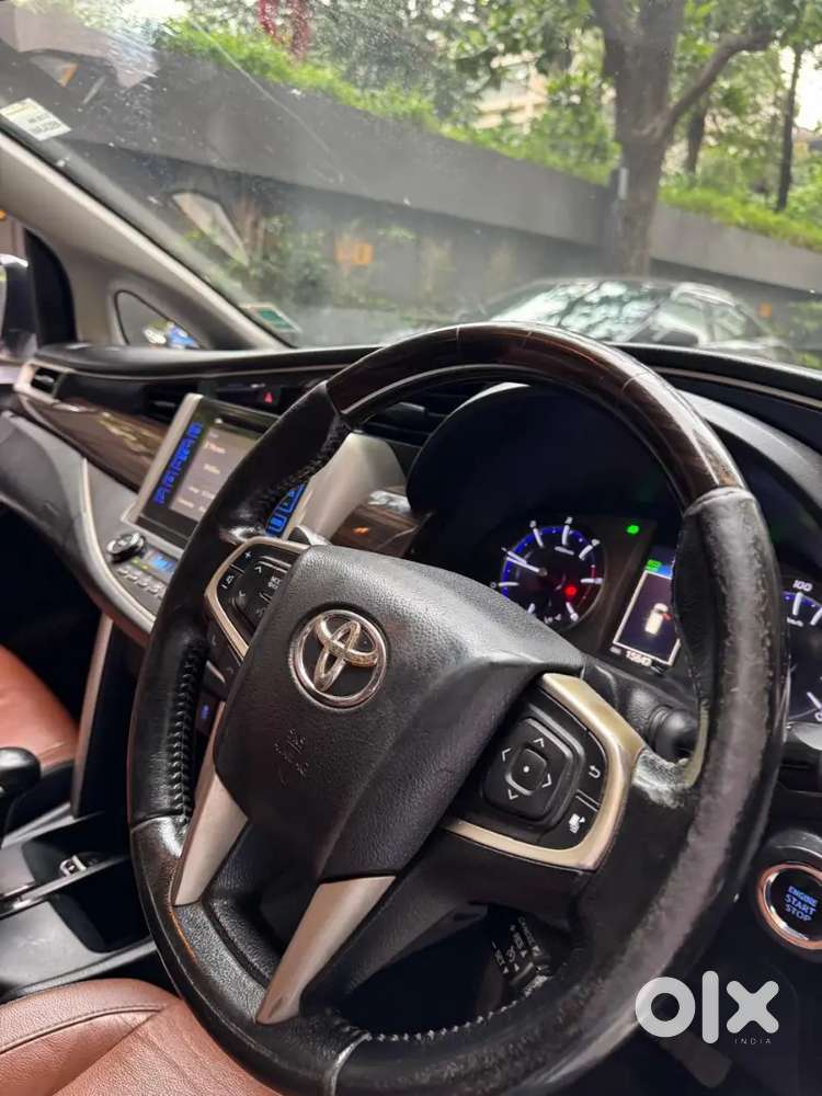Toyota Innova Crysta Auto 2016 Diesel 150000 Km Driven