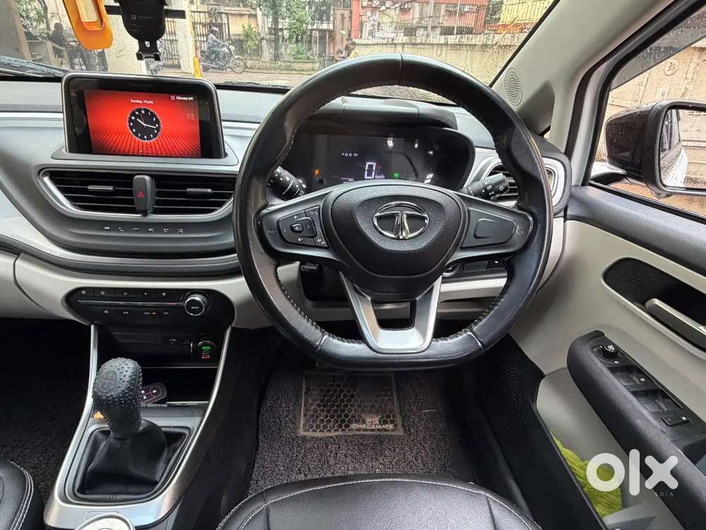 Tata Altroz Xz Plus S Cng -2023 - 2nd Owner