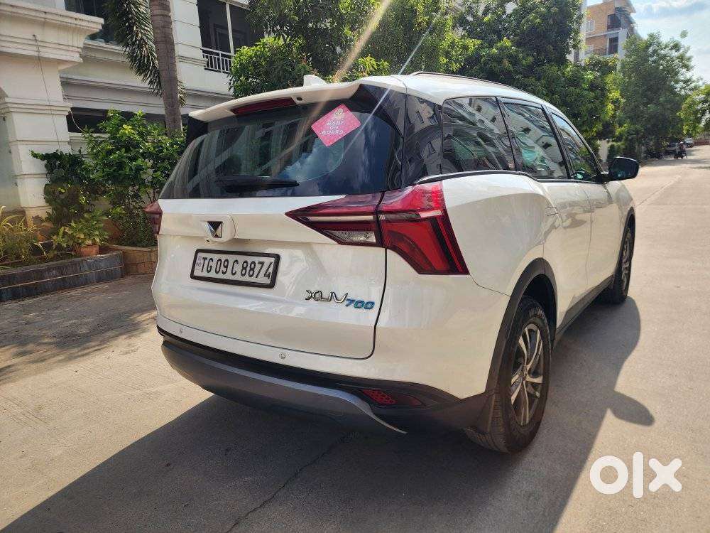 Mahindra Xuv700 Ax 5 Petrol Mt Str (e), 2024, Petrol