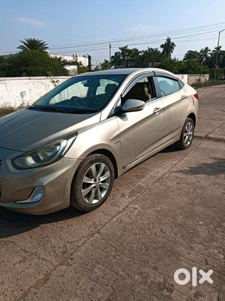 Hyundai Verna Fluidic 1.6 Vtvt Sx, 2013, Petrol