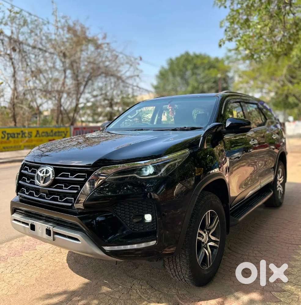 Toyota Fortuner 2022 Diesel 98210 Km Driven