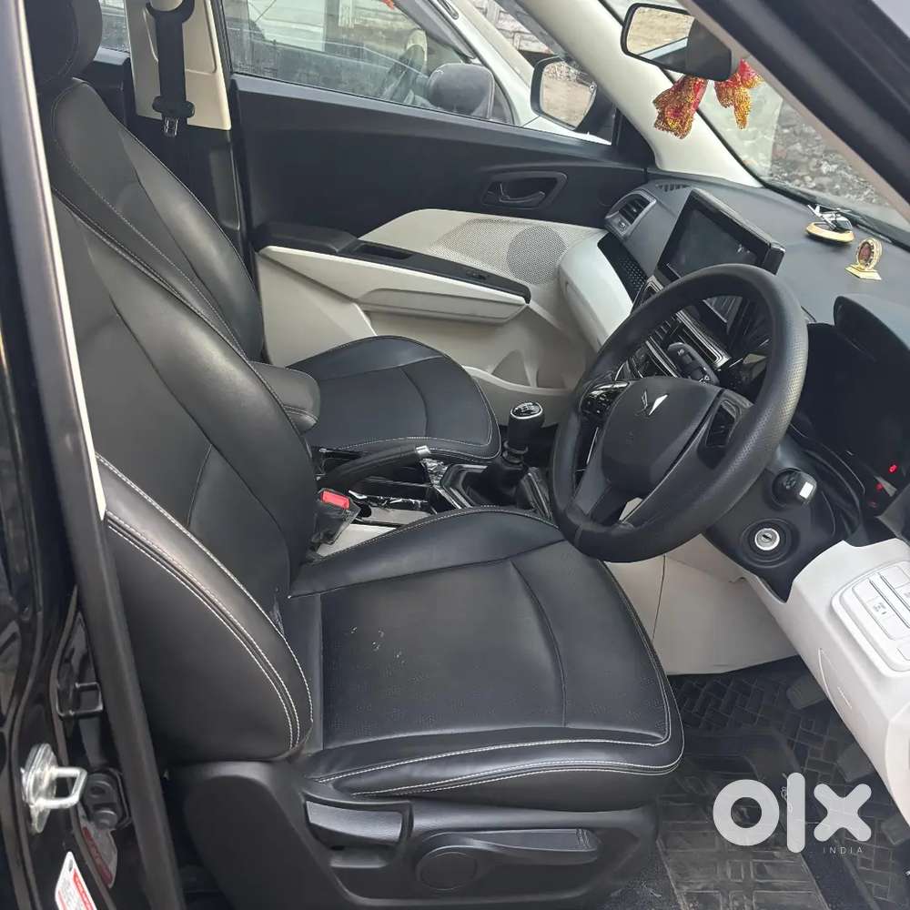 2025 Mahindra Xuv 3xo Revx M  Stealth Black  7700 Km  Single Owner