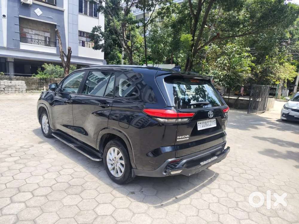 Toyota Innova Hycross 2.0 Gx 8 Str, 2023, Petrol