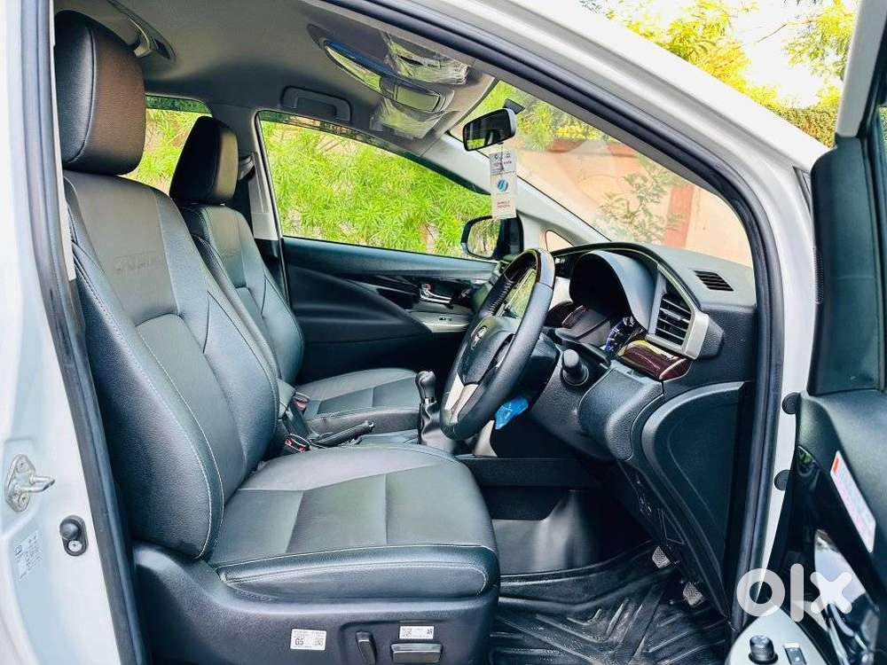 Toyota Innova Crysta [2020-ongoing] 2.4 Zx 7 Str, 2025, Diesel