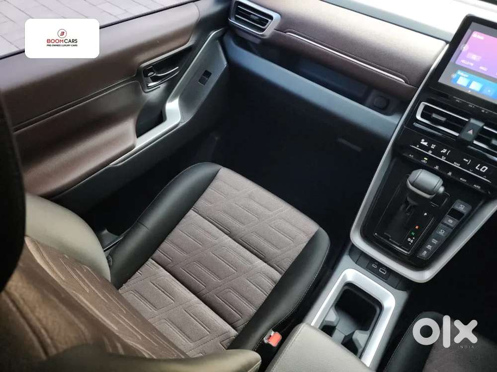 Toyota Innova Hycross 2.0 Vx (o) Hybrid 7 Str, 2026, Petrol