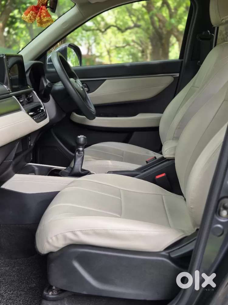 Honda Elevate V Mt, 2025, Petrol