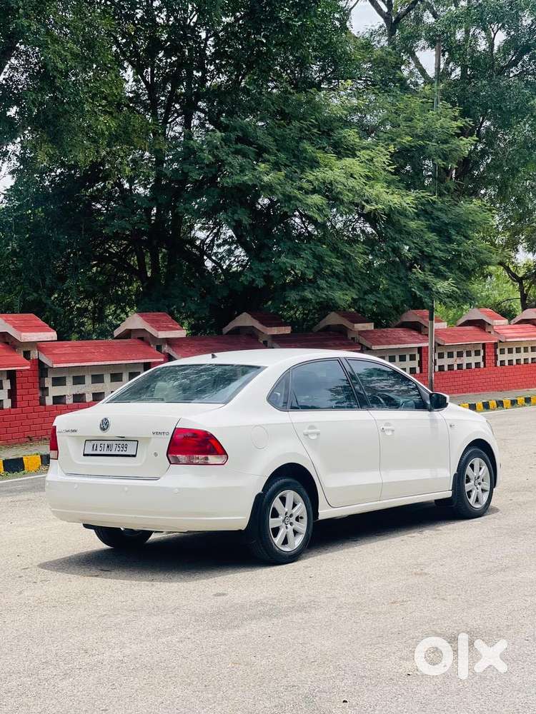 Volkswagen Vento 2010-2013 Ipl Ii Petrol Highline At, 2011, Petrol