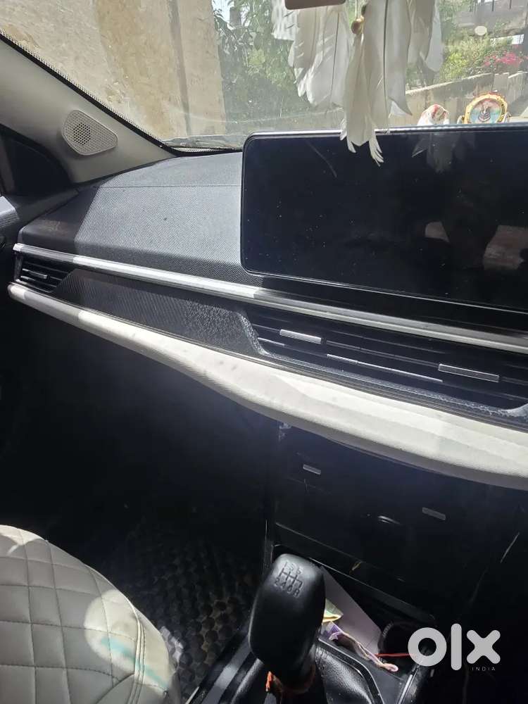 Tata Nexon 2025 Petrol Well Maintained (urgent Sell)