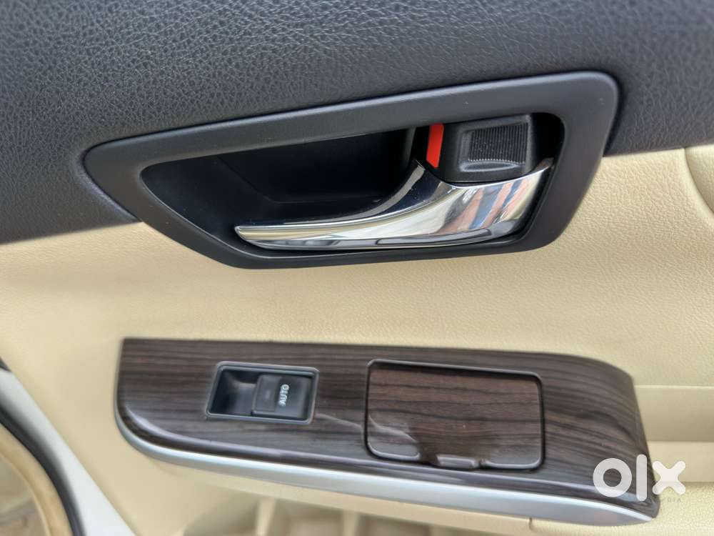 Toyota Camry Hybrid, 2016, Electric