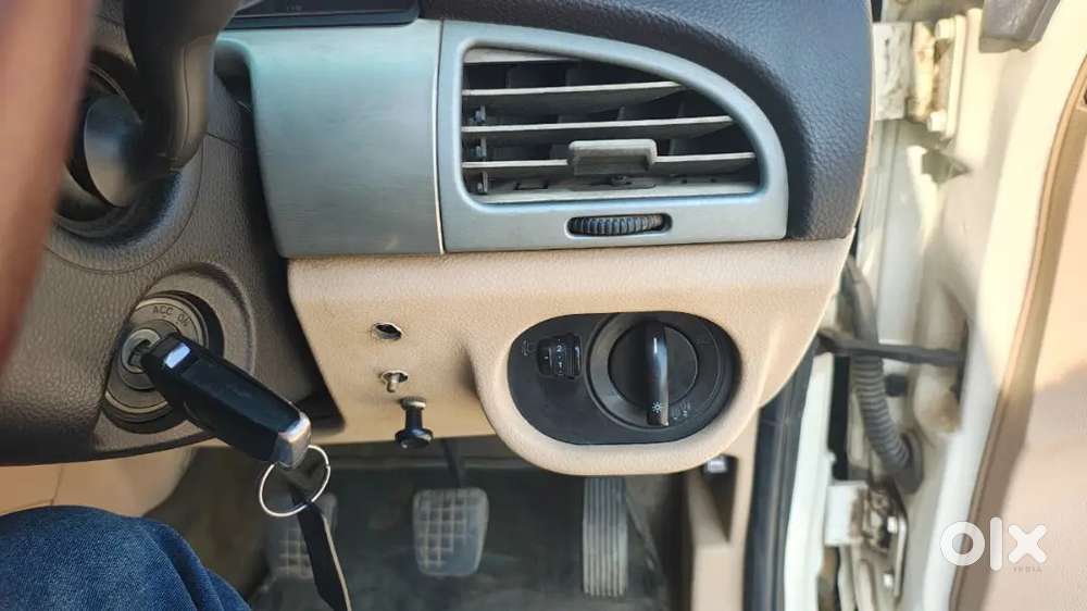 Tata Safari Storme 2013