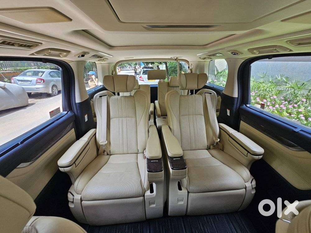 Toyota Vellfire 2.5 Executive Lounge, 2020, Petrol